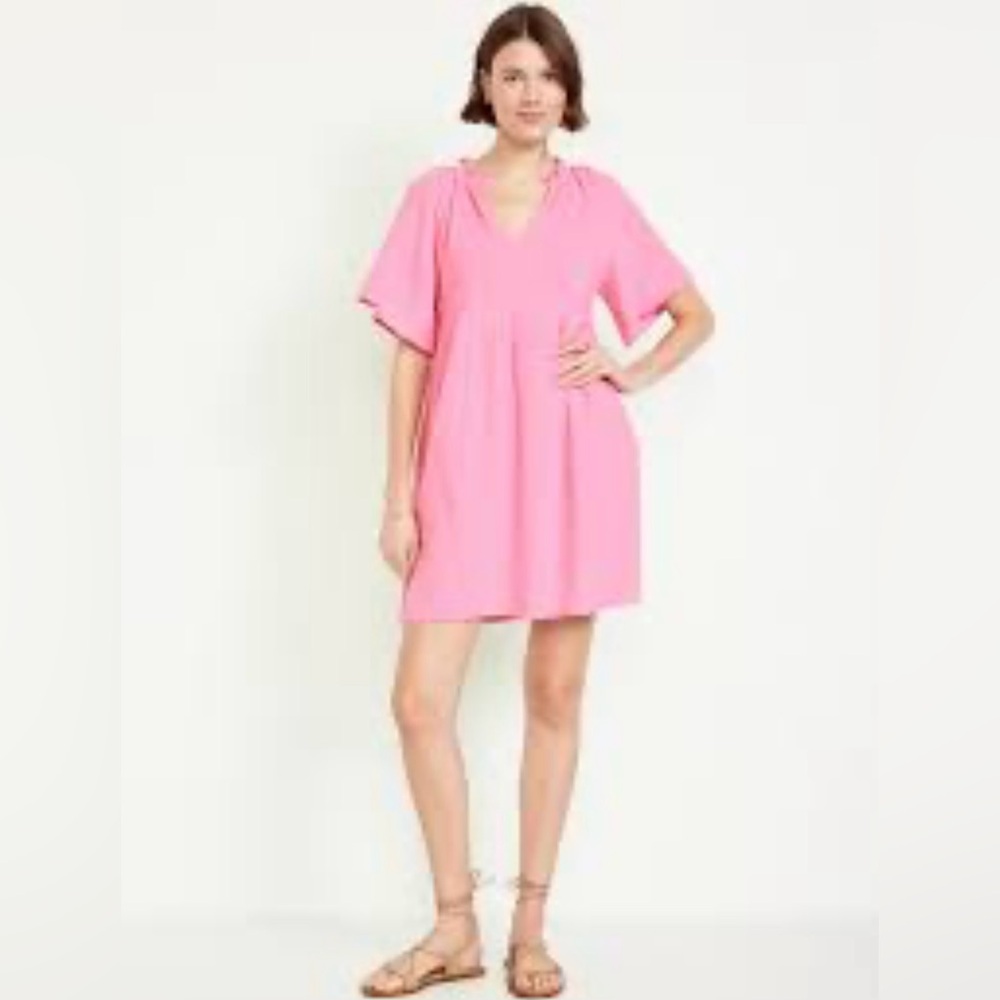 NWT Old Navy Split-Neck Crinkle Gauze Mini Swing
Dress. Size Small